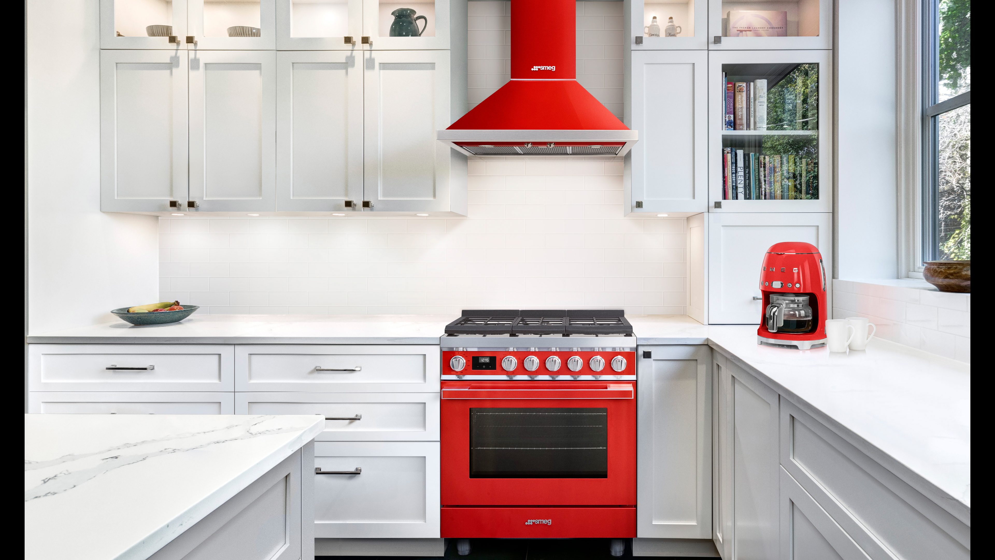 Smeg Portofino 36 in. range (CPF36UG) in a room