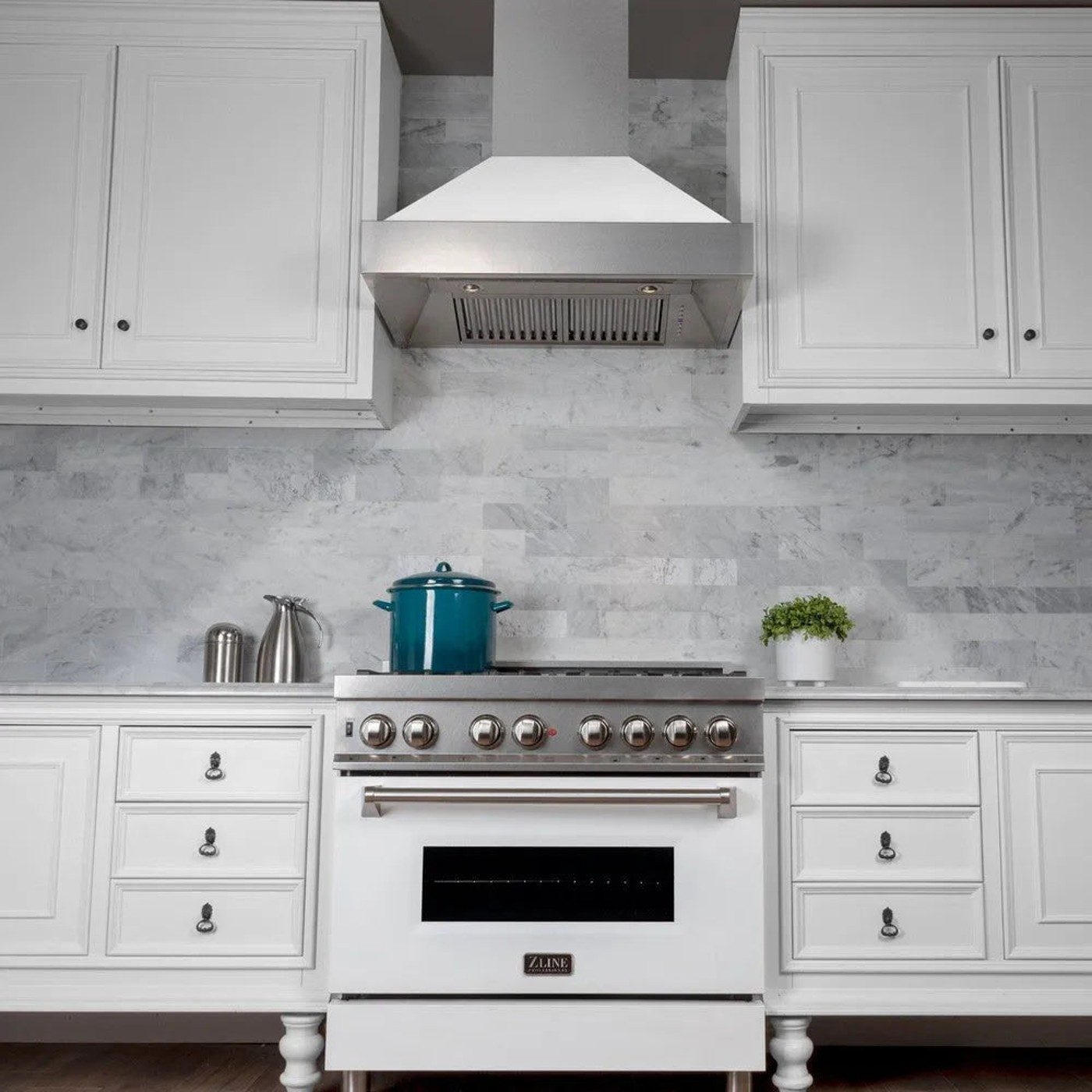 ZLINE Wall-mount range hood, 30 in. in a kitchen
